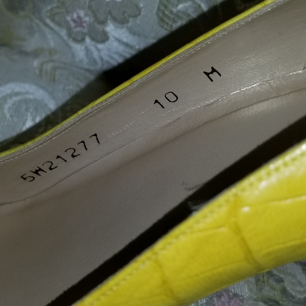 Leather Pumps - image 5